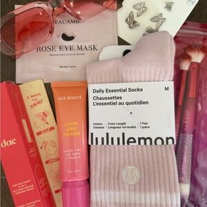 $120+ retail Pink Goodie Grab Bag